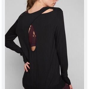Athleta Small Top Black Cut Out Pullover Long Sleeves Coaster Go To Sweatshirt